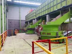 Planta de agregados na província de Sichuan, China (5 milhões de toneladas por ano)