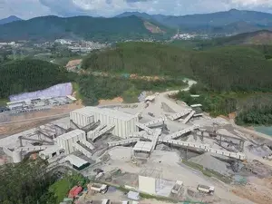 Planta de agregados em Huizhou, Guangdong, China (5 milhões de toneladas por ano)