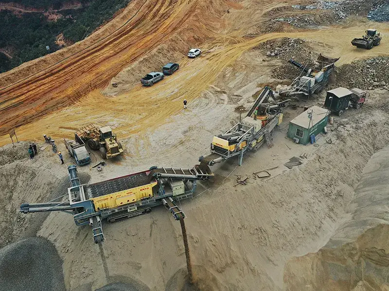 Projeto de planta de britagem móvel com capacidade de 300 t/h em Zhaoqing, Guangdong