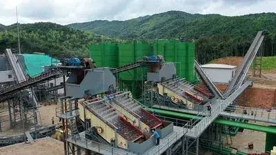 Peneira vibratória utilizada no projeto da Jintai Mining em Jiangxi